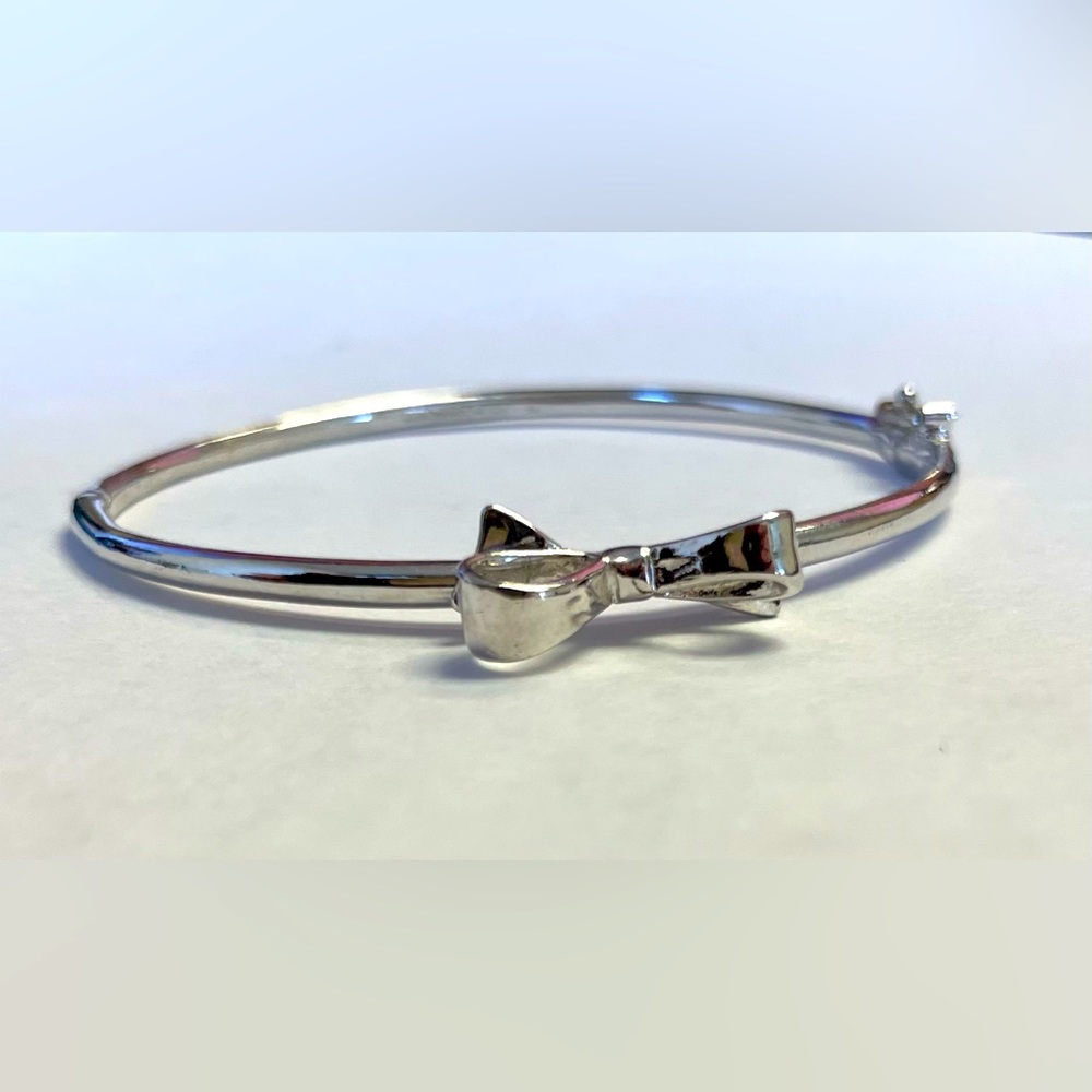 Kate Spade ♠️ Bow-Tie Bracelet with clasp closure - Picture 1 of 5